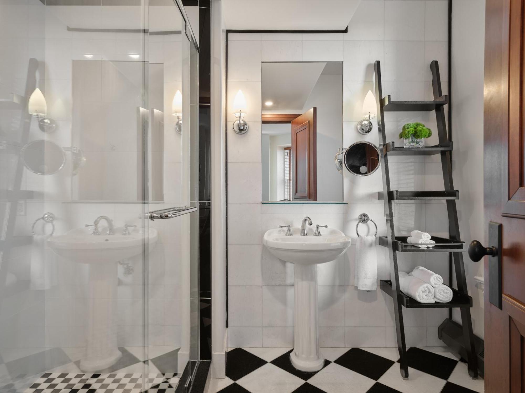 Chambre Classique avec 2 Lits Doubles